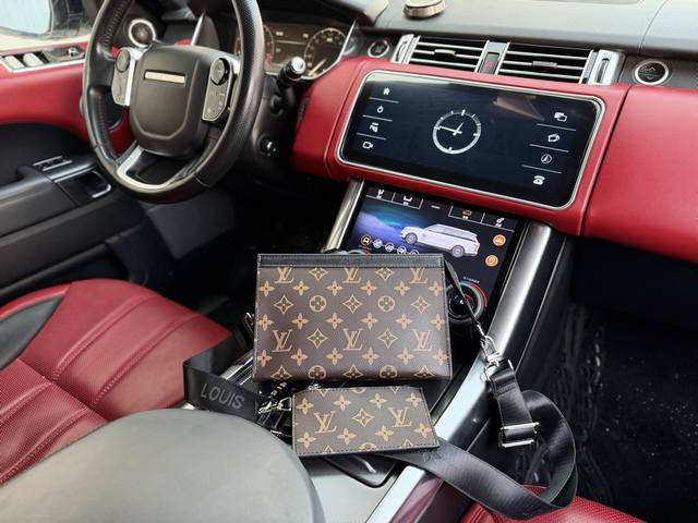 高端货 “Louis Vuutton”Lv单肩包 路易威登单肩包斜挎邮差包 M14036 Louis Vuitton Gaston 老花满印可调节拆卸肩带拉链开