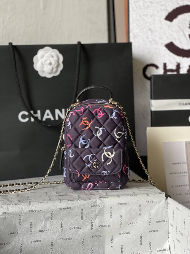 新款新品 法国 高端定制品 Chane1 Chane124S Mini 涂鸦背包 A涂鸦 彩色的搭配 简直要美爆一夏 鲜艳的色彩和独特的设计风格 女同夕阳下柔美