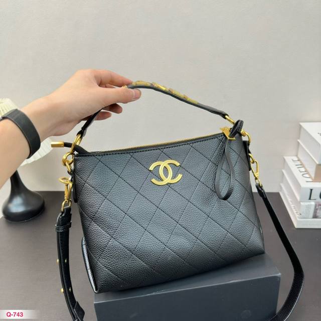 配礼盒 香奈儿中古包vintage Chanel 慵懒随性又好背上身满满的惊喜高级慵懒又随性 彻底心动的一只 Size:28.20Cm
