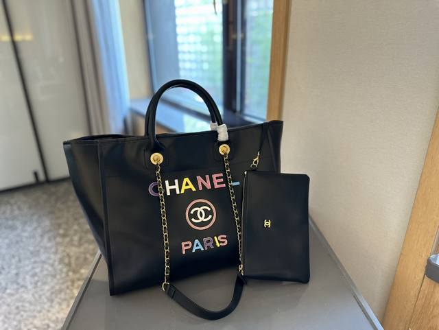 Chanel新品沙滩包 牛皮质地 时装 休闲 不挑衣服 尺寸31Cm Chanel新品沙滩包 牛皮质地 时装 休闲 不挑衣服 尺寸31Cm