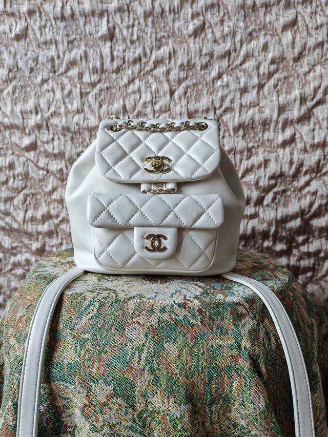 实拍 As2908 小号白羊 Duma双肩包 选用小香专用山羊皮 浅色精钢五金 好皮才能凸显高级感