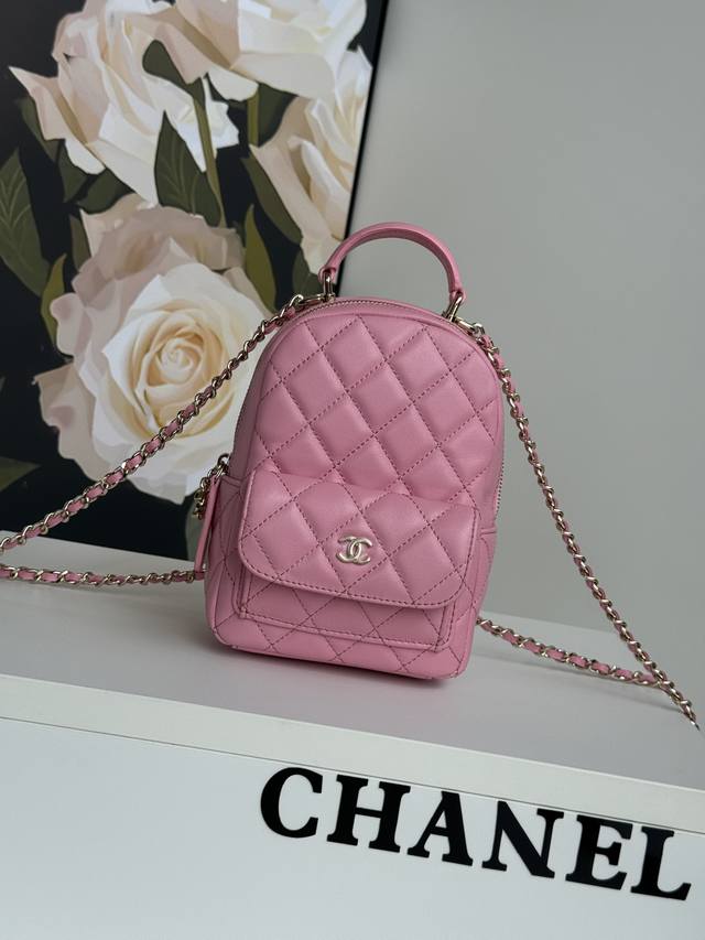 Chane124Cap3753 Mini羊皮小双肩 多种背法 可以手提、斜挎、双肩包。皮质还是羊皮非常耐用 容量很ok 经典极简风的一款 简直是完美 尺寸:18