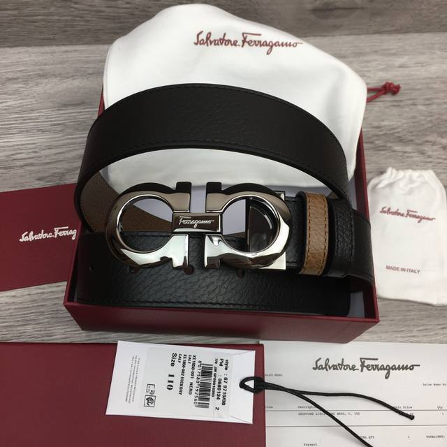 菲拉格慕 双面意大利进口头层荔枝纹牛皮,搭配真空电镀亮面纯铜扣,经典款式,专柜有售,市场顶级品质,支持验货 配送全套专柜包装,宽度 3.5Cm 菲拉格慕 双面意大利进口头层荔枝纹牛皮,搭配真空电镀亮面纯铜扣,经典款式,专柜有售,市场顶级品质,支持验货 配送全套专柜包装,宽度 3.5Cm