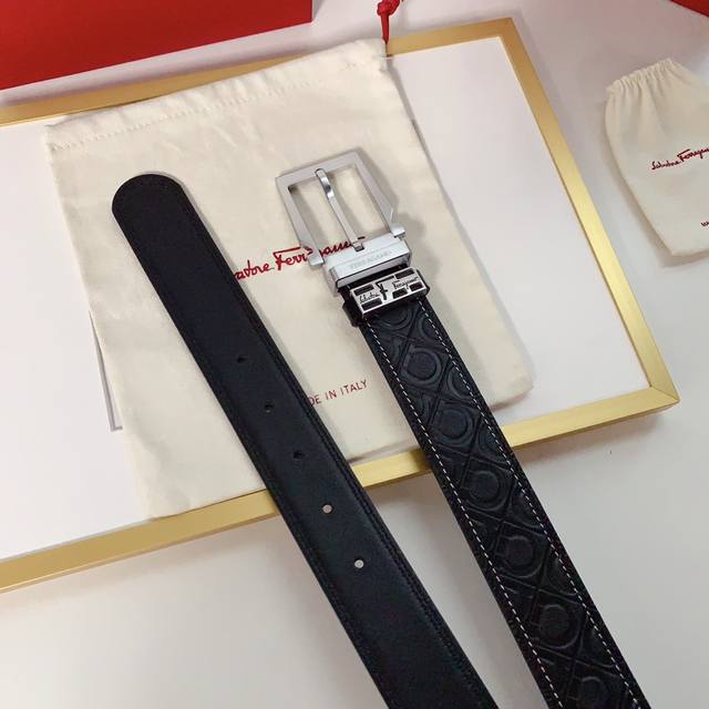 配正版包装,菲拉格慕原版针扣精品新款logo打磨制作,看图看细节,非常厚实饱满,正版同步, 皮纹清晰质感舒适 版型时尚高档 宽度3.4 Cm 高清实拍大图 ,保 配正版包装,菲拉格慕原版针扣精品新款logo打磨制作,看图看细节,非常厚实饱满,正版同步, 皮纹清晰质感舒适 版型时尚高档 宽度3.4 Cm 高清实拍大图 ,保