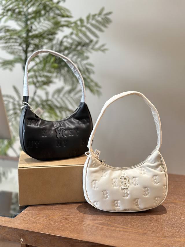 Mlb 月牙包腋下包 26Cm Mlb 月牙包腋下包 26Cm