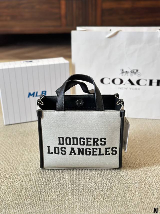 Mlb 人气爆款 小托特包 实用又能装 宽肩带 不勒肩 可调节 超能装! 使用率太太太高了! 书本 水杯 补妆小东西 一通乱塞 尺寸22 20Cm Mlb 人气爆款 小托特包 实用又能装 宽肩带 不勒肩 可调节 超能装! 使用率太太太高了! 书本 水杯 补妆小东西 一通乱塞 尺寸22 20Cm