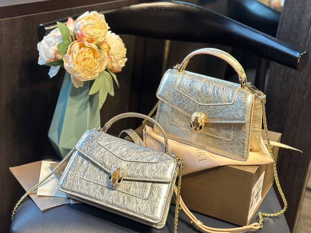 顶级原单 纯牛皮 折叠礼盒 全套保卡证书 宝格丽bvlgari 神仙合作款 Ss24限定系列 撞色新款 原版珐琅蛇头 A爆啦 原单品 Woc风琴包 内里原版隔断 顶级原单 纯牛皮 折叠礼盒 全套保卡证书 宝格丽bvlgari 神仙合作款 Ss24限定系列 撞色新款 原版珐琅蛇头 A爆啦 原单品 Woc风琴包 内里原版隔断