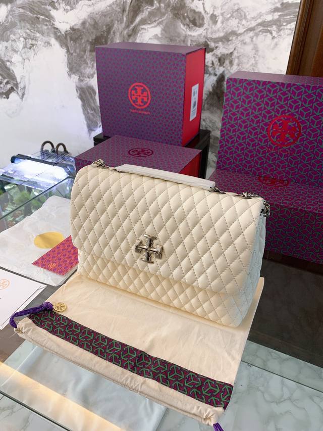 牛皮版本 Tory Burch 托里伯奇 大小适中.原单开模定制 五金内衬镂空logo 内带产地标进口面料手感质感超级好更耐磨！亮泽五金不褪色 单肩斜挎包时尚百