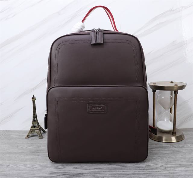 升级版顶级独家 原单货 巴利双肩包 型号:015-5 尺寸:32-40-18 专柜新款重金打版复刻原版皮复刻皮质超级柔软超大容量定制专柜原版五金顺滑拉链完美工艺 升级版顶级独家 原单货 巴利双肩包 型号:015-5 尺寸:32-40-18 专柜新款重金打版复刻原版皮复刻皮质超级柔软超大容量定制专柜原版五金顺滑拉链完美工艺