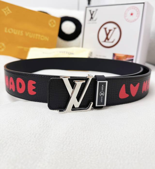 皮带:Lv..路易..顶级原单复刻. 腰带:百分百头层牛皮,保证真皮。立体菱形24K纯钢扣涂鸦彩绘艺术双面可用专柜同等质量, 送人自用首选 包装: 请认准如图专 皮带:Lv..路易..顶级原单复刻. 腰带:百分百头层牛皮,保证真皮。立体菱形24K纯钢扣涂鸦彩绘艺术双面可用专柜同等质量, 送人自用首选 包装: 请认准如图专