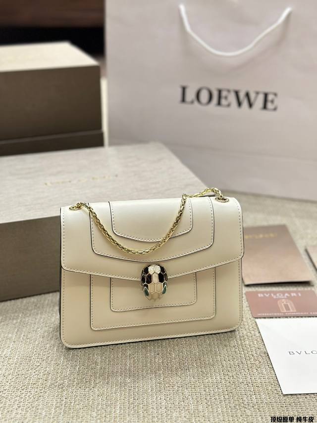 顶级原单 纯牛皮 宝格丽bvlgari 神仙合作款 Ss24限定系列 撞色新款 原版珐琅蛇头 A爆啦 原单品 Woc风琴包 内里原版隔断 可单肩可斜挎 万年不过 顶级原单 纯牛皮 宝格丽bvlgari 神仙合作款 Ss24限定系列 撞色新款 原版珐琅蛇头 A爆啦 原单品 Woc风琴包 内里原版隔断 可单肩可斜挎 万年不过