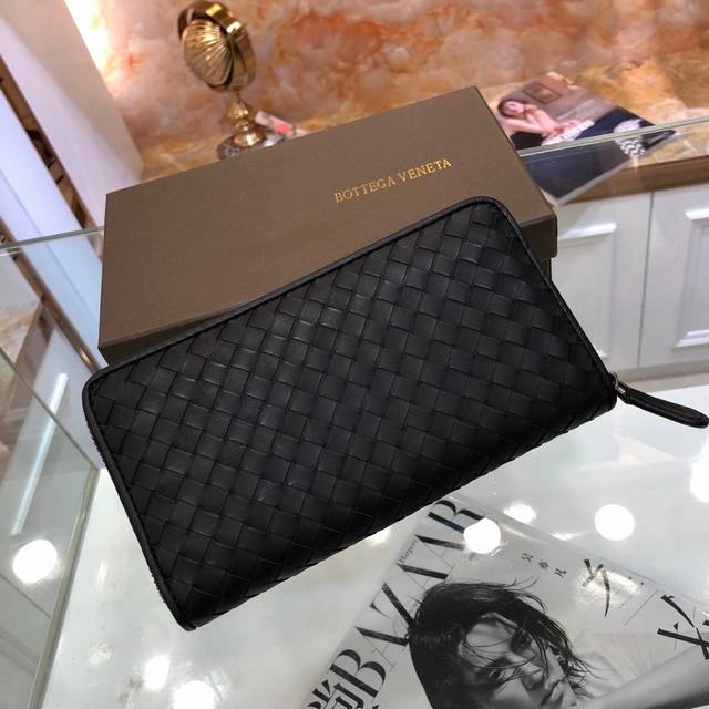 Bv葆蝶家 采用进口打蜡牛皮纯手工编织 皮质越用越柔软 光滑细腻 颜色:黑色,规格:19 10 2Cm。 Bv葆蝶家 采用进口打蜡牛皮纯手工编织 皮质越用越柔软 光滑细腻 颜色:黑色,规格:19 10 2Cm。