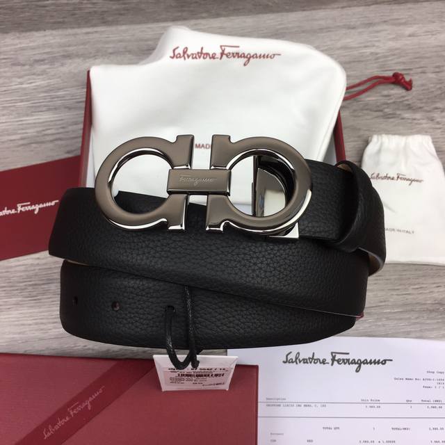 菲拉格慕 -意大利进口头层荔枝纹牛皮配磨砂底,搭配真空电镀亮面纯铜扣,经典款式,专柜有售,市场顶级品质,支持验货 配送全套专柜包装,宽度 3.5Cm 菲拉格慕 -意大利进口头层荔枝纹牛皮配磨砂底,搭配真空电镀亮面纯铜扣,经典款式,专柜有售,市场顶级品质,支持验货 配送全套专柜包装,宽度 3.5Cm