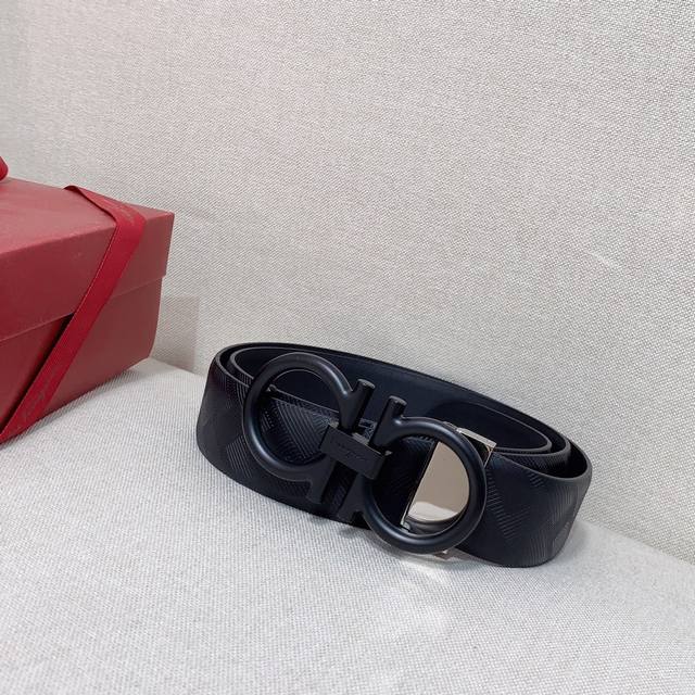 菲拉格慕 -意大利进口头层压花小牛皮配平纹底,搭配真空电镀喷砂纯铜扣,经典款式,专柜有售,市场顶级品质,支持验货 配送全套专柜包装,宽度 3.5Cm 菲拉格慕 -意大利进口头层压花小牛皮配平纹底,搭配真空电镀喷砂纯铜扣,经典款式,专柜有售,市场顶级品质,支持验货 配送全套专柜包装,宽度 3.5Cm