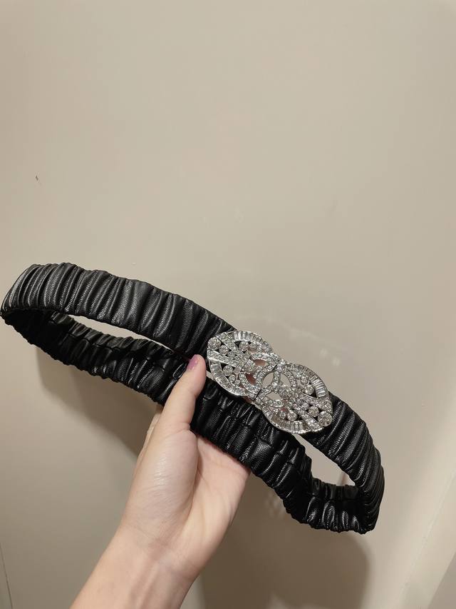 香奈儿 -双面意大利进口头层弹性小羊皮，搭配真空电镀镶钻纯铜扣，官网新款，专柜有售，市场顶级品质，支持验货 配送全套专柜包装，宽度 3.0Cm