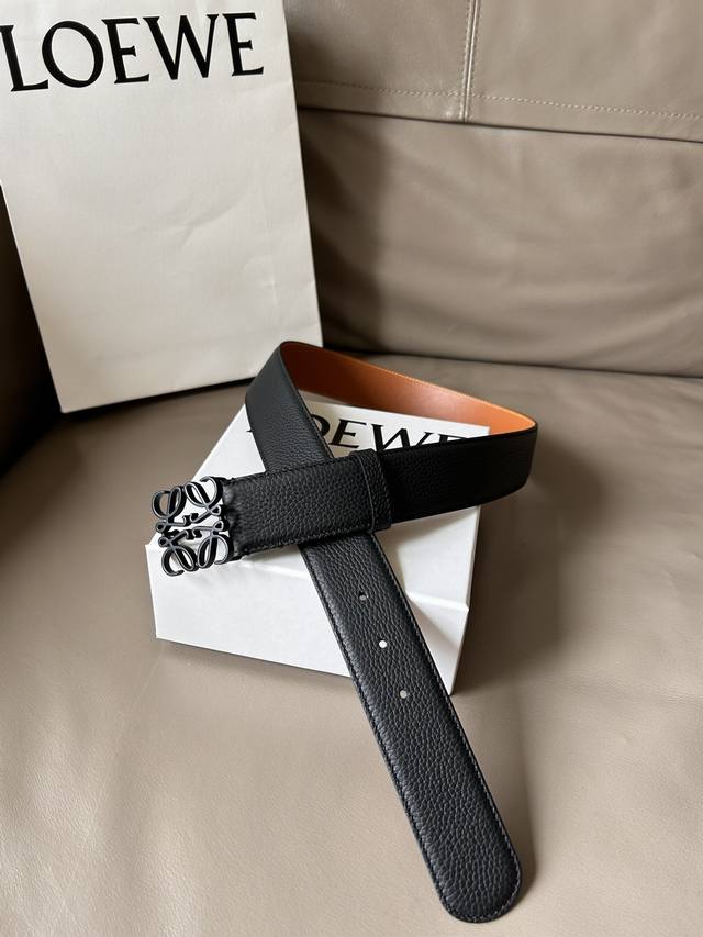 罗意威 -意大利进口头层荔枝纹牛皮配平纹底，搭配真空电镀喷砂纯铜扣，官网新款，专柜有售，市场顶级品质，支持验货 配送全套专柜包装，宽度 4.0Cm