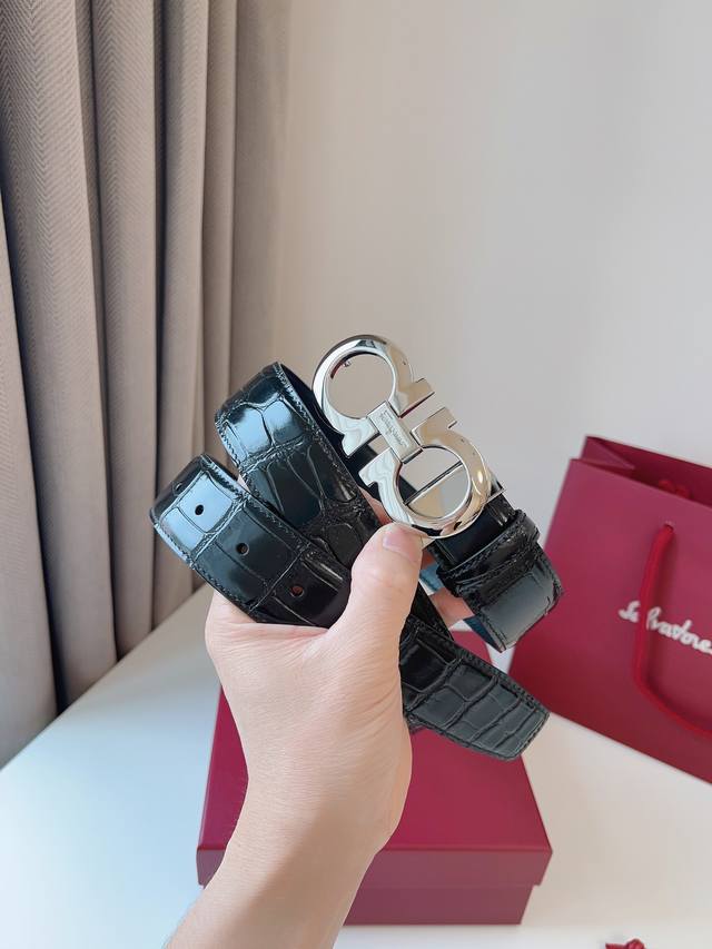 菲拉格慕 -意大利进口头层鳄鱼纹牛皮配平纹底,搭配真空电镀亮面纯铜扣,经典款式,专柜有售,市场顶级品质,支持验货 配送全套专柜包装,宽度 3.5Cm 菲拉格慕 -意大利进口头层鳄鱼纹牛皮配平纹底,搭配真空电镀亮面纯铜扣,经典款式,专柜有售,市场顶级品质,支持验货 配送全套专柜包装,宽度 3.5Cm