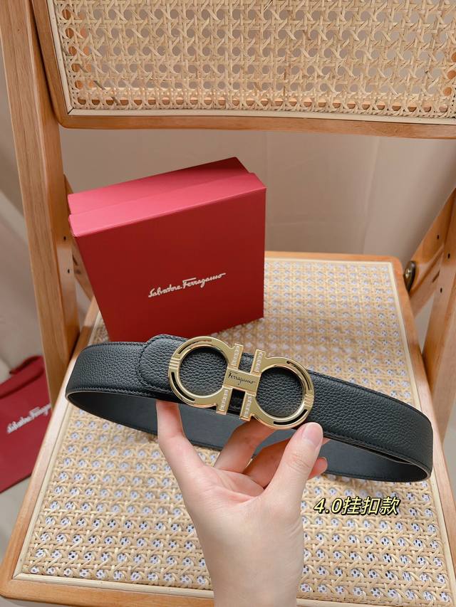 菲拉格慕 -意大利进口头层荔枝纹牛皮配平纹底，搭配真空电镀亮面镶钻纯铜扣，经典款式，专柜有售，市场顶级品质，支持验货 配送全套专柜包装，宽度 3.8Cm