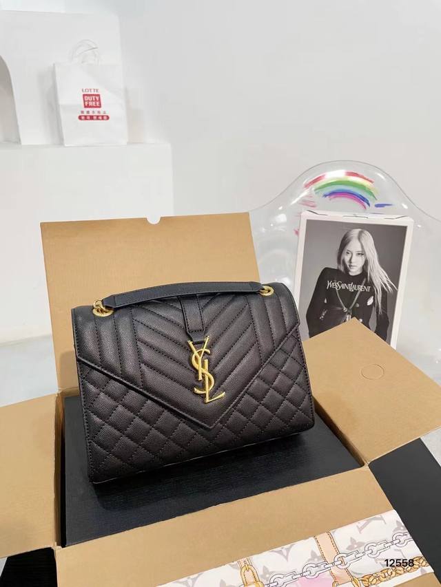 升级版本 飞机盒折叠包装 Saint Laurent圣罗兰 牛皮鱼子酱金标链条包号包推荐 又是一个从夏天背到冬天超级爱的百搭包包本来黑色就很百搭 又是经典款根本 - 点击图像关闭
