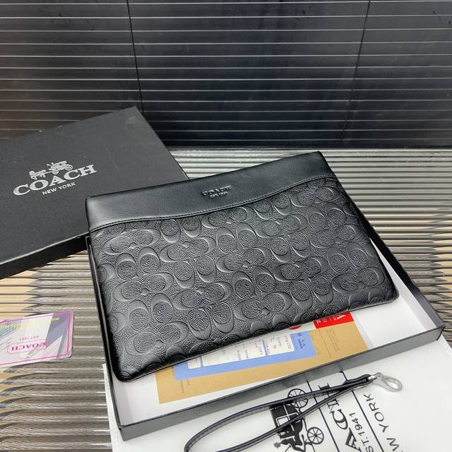 Coach 蔻驰 牛皮手拿包 卡包钱包多功能男包 采用精湛镶嵌细工，实物拍摄 原厂原版面料 配送礼盒 28 X 20Cm。