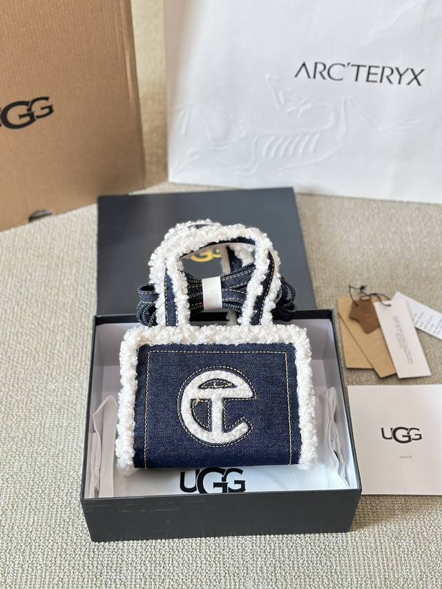 小众包分享 Uggx Telfar 包这一波是开挂了 新入手的ugg X Telfar的联名小包包 在ins 上telfar 火爆无比！和ugg的联名使得经典
