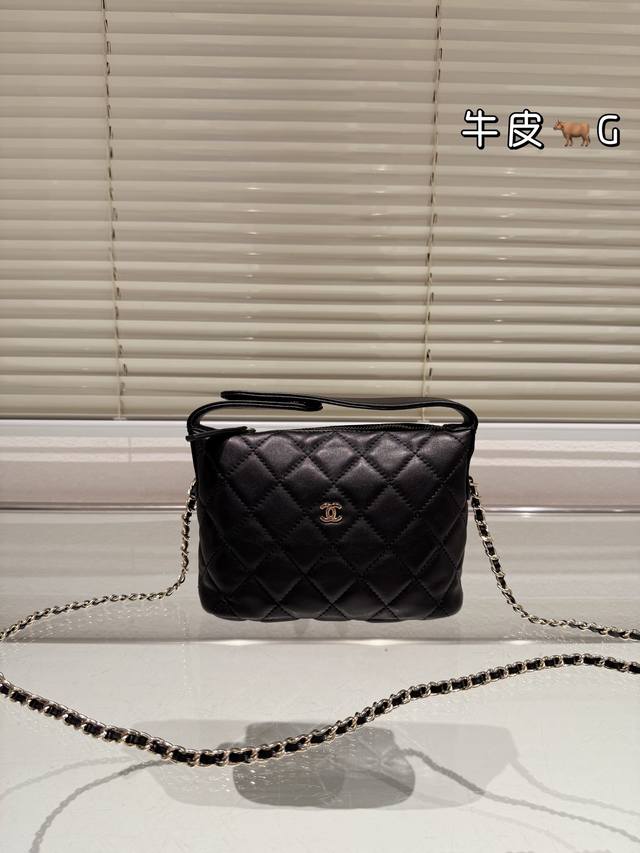 纯皮 尺寸19.13 香奈儿 25C Hobo 饭盒包 Chanel 容量已经试过了，大手机，粉饼护手霜纸巾车钥匙，都能放进香奈儿饭盒包可以与各种服装风格搭配，