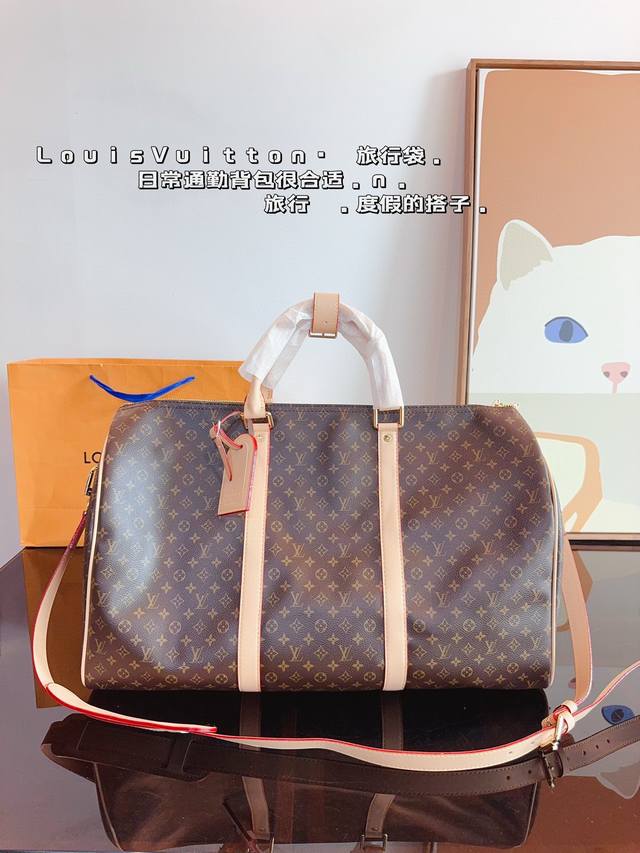 Lv 路易威登联名款keepall 斜跨包旅行包 一只帅气能装的旅行袋 时尚爆发款火热来袭 经典设计大气可观男女通用款 包包采用原版皮质 超级厚实 耐磨 耐用原 Lv 路易威登联名款keepall 斜跨包旅行包 一只帅气能装的旅行袋 时尚爆发款火热来袭 经典设计大气可观男女通用款 包包采用原版皮质 超级厚实 耐磨 耐用原