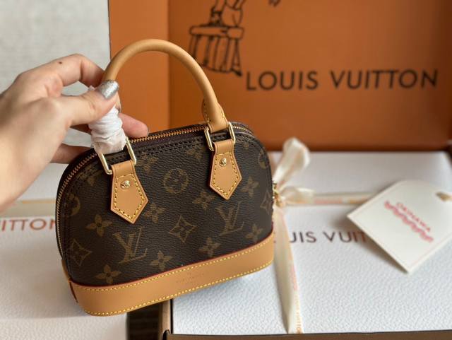 配盒 黄皮 Size： 20*14Cm 小 L家 Alma贝壳包 内敛！深沉！有味道！ 这款百搭的经典手袋 依然很受现代的青睐！