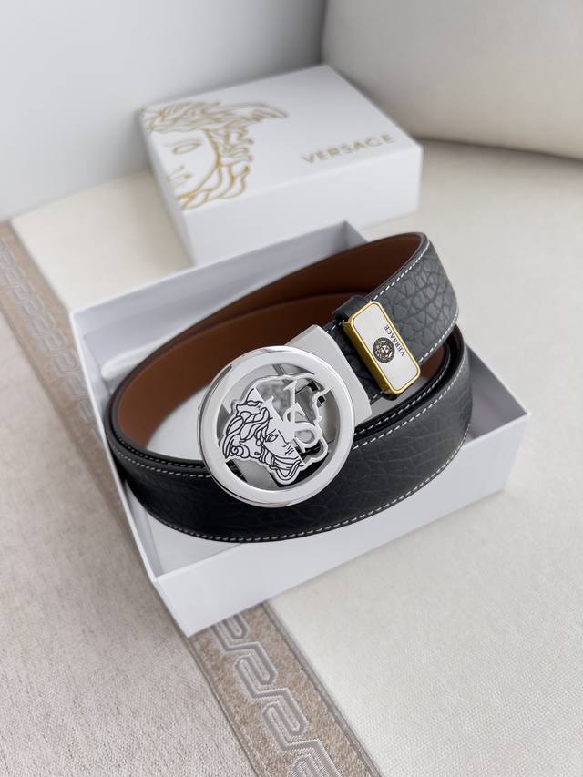 品名:范思哲.Versace.皮带腰带自动皮带 型号:自动带,纯钢材质经典人头自动扣,图片实物拍摄 腰带:百分百头层牛皮,自动带身,保证真皮。24K纯钢扣永不掉 品名:范思哲.Versace.皮带腰带自动皮带 型号:自动带,纯钢材质经典人头自动扣,图片实物拍摄 腰带:百分百头层牛皮,自动带身,保证真皮。24K纯钢扣永不掉