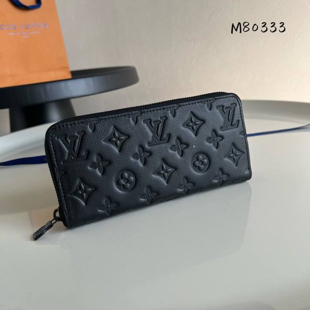 出厂价 芯片版顶级原单m80333 作为路易威登代表性作品之一,此款 Zippy 拉链钱夹由 Monogram 帆布制成,具有实用性,包含宽敞隔层、一个拉链硬币 出厂价 芯片版顶级原单m80333 作为路易威登代表性作品之一,此款 Zippy 拉链钱夹由 Monogram 帆布制成,具有实用性,包含宽敞隔层、一个拉链硬币