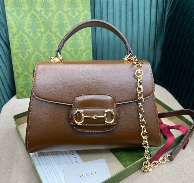 顶级原单 配包装 1955全新时装系列用色彩讲述动人的故事。Supreme是品牌的一款代表性面料,其灵感源自30年代的典藏设计。经典啡色和乌木色设计经焕新演绎后 顶级原单 配包装 1955全新时装系列用色彩讲述动人的故事。Supreme是品牌的一款代表性面料,其灵感源自30年代的典藏设计。经典啡色和乌木色设计经焕新演绎后