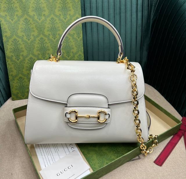 顶级原单 配包装 1955全新时装系列用色彩讲述动人的故事。Supreme是品牌的一款代表性面料,其灵感源自30年代的典藏设计。经典啡色和乌木色设计经焕新演绎后 顶级原单 配包装 1955全新时装系列用色彩讲述动人的故事。Supreme是品牌的一款代表性面料,其灵感源自30年代的典藏设计。经典啡色和乌木色设计经焕新演绎后