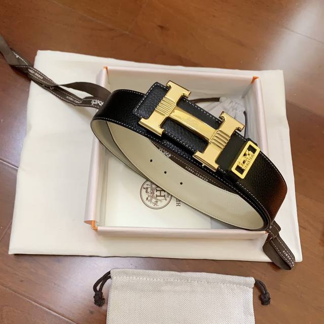 爱仕官网同步高端专供货，官网同步钢扣，双面荔枝纹系列，原单品质，精细缝制，看货看品质带宽3.8Cm，高清实拍大图，保质保量