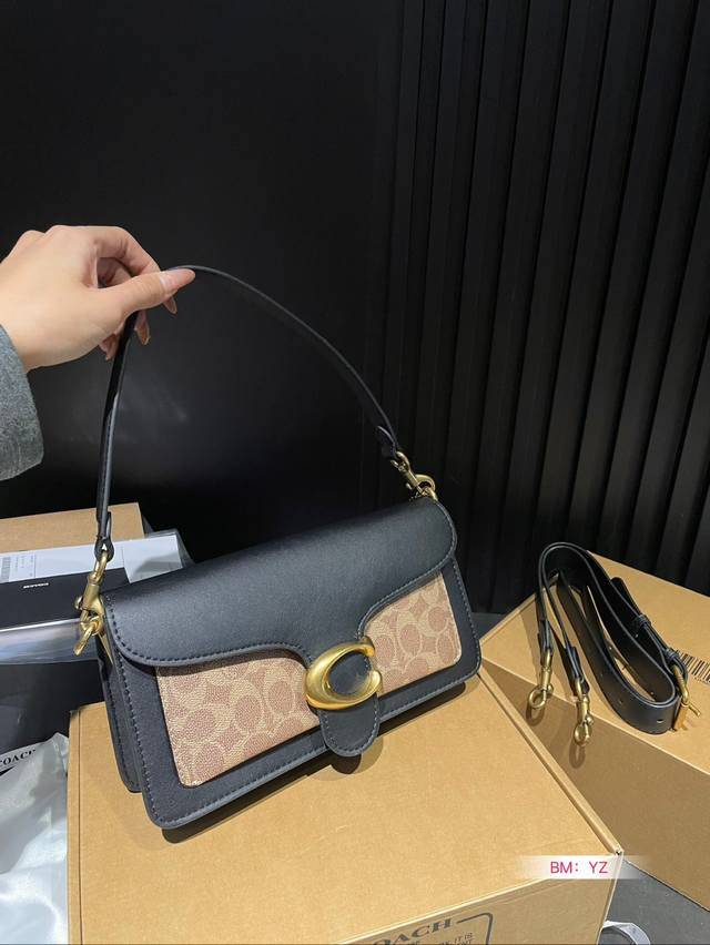 配折叠礼盒 新tabby 三层酒神包 Coach 家酒神包tabby手提包单肩斜挎包。让小姐姐第一眼看到就会爱上它。被誉为平价版小酒神包的蔻驰tabby,复古又 配折叠礼盒 新tabby 三层酒神包 Coach 家酒神包tabby手提包单肩斜挎包。让小姐姐第一眼看到就会爱上它。被誉为平价版小酒神包的蔻驰tabby,复古又