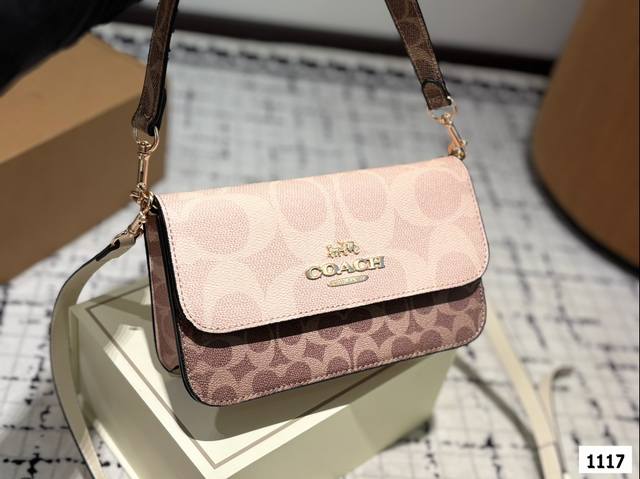 配折叠盒尺寸23 蔻驰包 Coach 轻松演绎复古时髦 包型挺阔，简约而不简单不需要过多的装饰，日常搭配西装和t恤，就能将高级感体现的淋漓尽致！