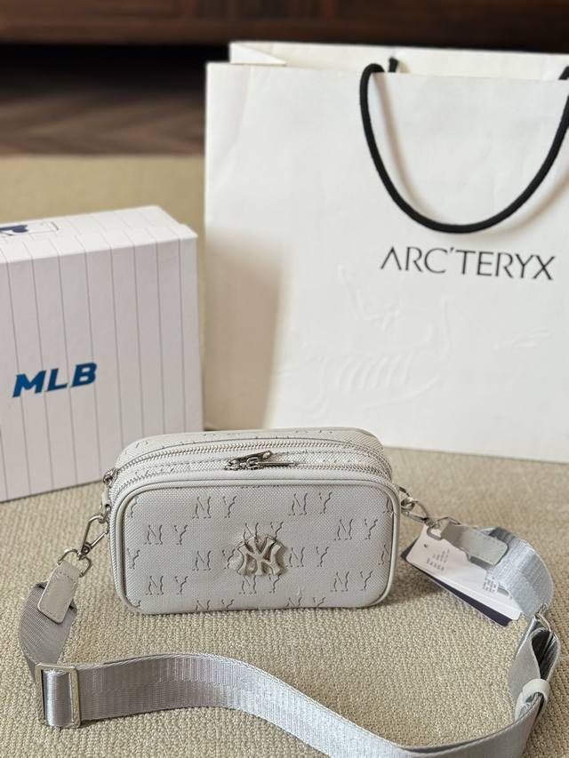 Mlb Ny老花相机包包pu皮单肩背包情侣休闲子母包 洋基队 尺寸20 15Cm Mlb Ny老花相机包包pu皮单肩背包情侣休闲子母包 洋基队 尺寸20 15Cm