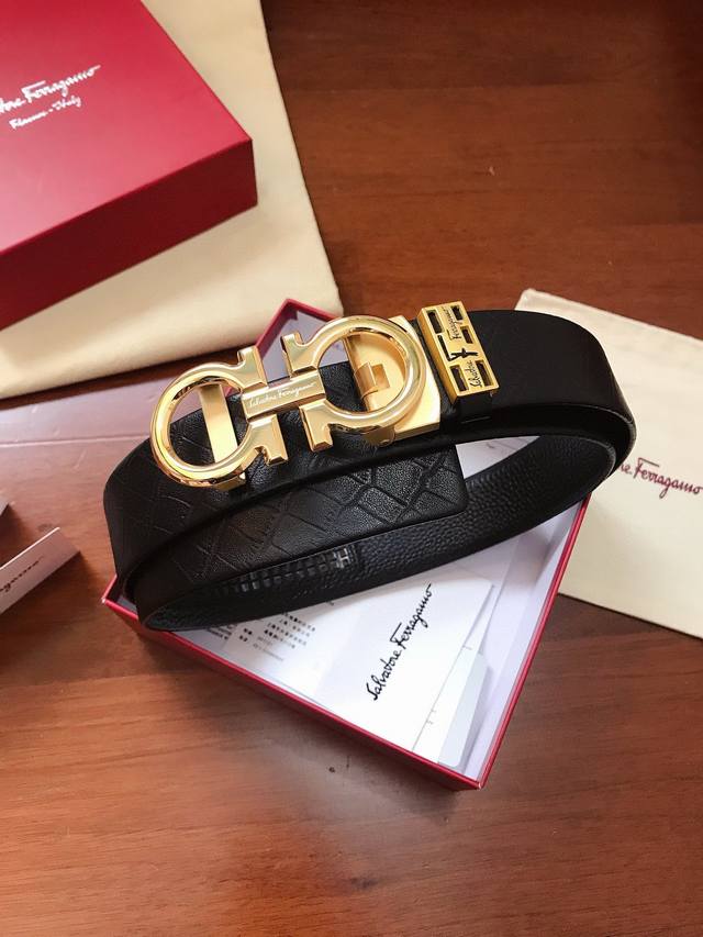 配图片款官网正品包装，同步代购专供精品，菲拉格慕顶级原单，高端皮系列！ 鳄鱼纹贴面 无缝带 高端精工细作，纯钢自动扣系列，新款皮纹意大利进口皮料精选。真空电镀五