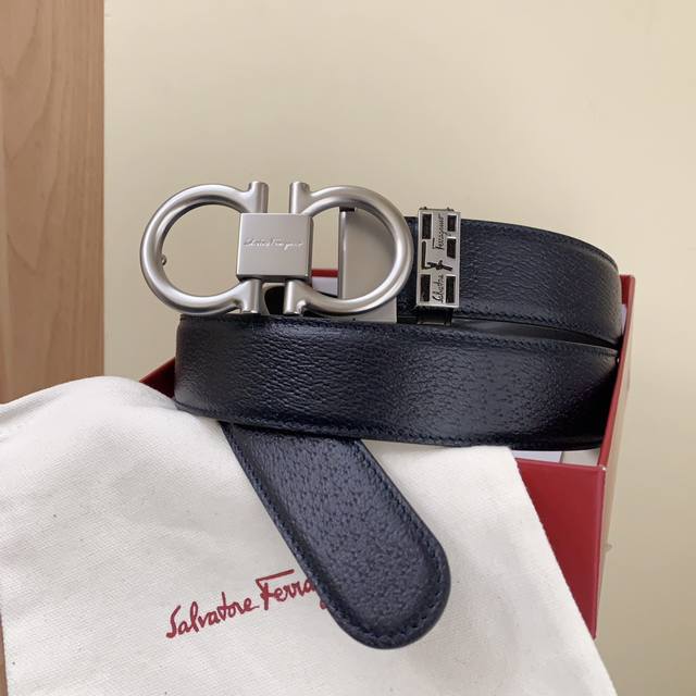 配正版包装代购客户专供货， 菲拉格慕同步双面带身，蓝色猪皮纹搭配小牛皮，高端皮料定制，请看图片认细节， 媲美正品无压力 好货上手即知，宽度3.4Cm 高清实拍大