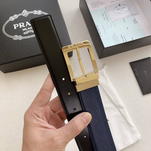 普拉达新款更新,原单精品,清晰皮纹质感柔软,双面进口牛皮,品质保真,双面可用旋转扣 媲美正品无压力 宽度3.5Cm 高清实拍大图 普拉达新款更新,原单精品,清晰皮纹质感柔软,双面进口牛皮,品质保真,双面可用旋转扣 媲美正品无压力 宽度3.5Cm 高清实拍大图