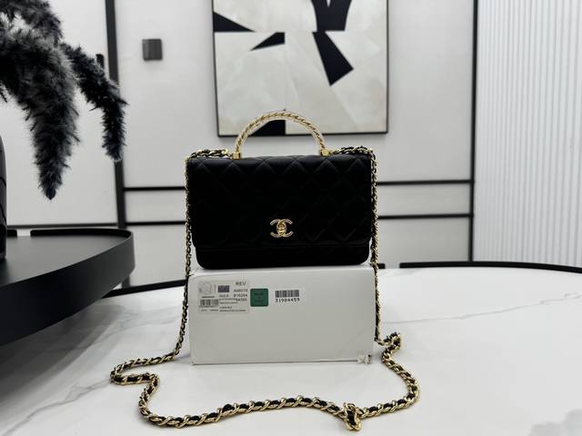 A96076 Chanel 24S Woc 新款24S透明手提发财包 金属Logo 实用又不失独特的美感 小羊皮经典菱格 自带多位卡槽 内容量满满 单肩斜挎手拎 A96076 Chanel 24S Woc 新款24S透明手提发财包 金属Logo 实用又不失独特的美感 小羊皮经典菱格 自带多位卡槽 内容量满满 单肩斜挎手拎