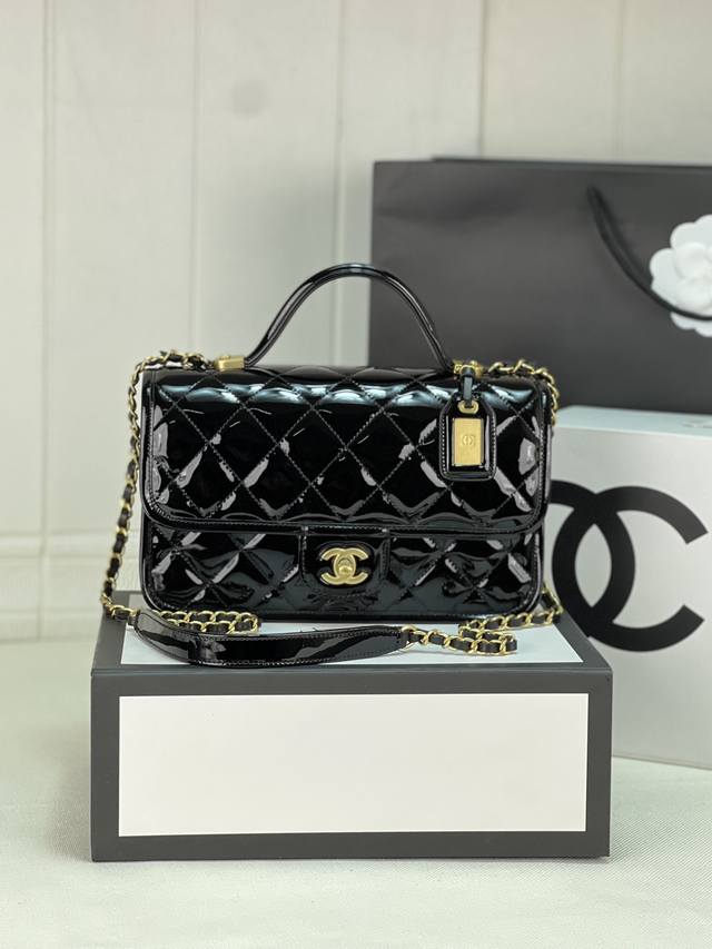 Chanel：：型号As3653#．尺寸：25 X21.5 X7 Cm：小号：3652#：尺寸：17 X20.5 X6 Cm：年22 K最牛漆皮邮差包 豆腐包现