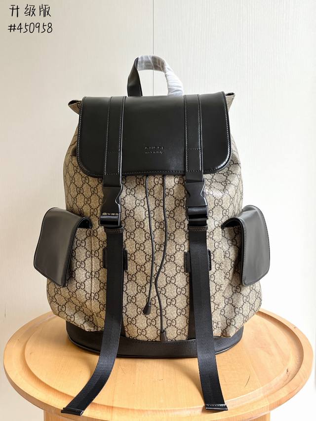 实拍# 款号:450958 尺寸:34X 42X 16Cm Gg Supreme 双肩背包推荐款 这款背包集颜值和容量于一身,可以称得上G家Backpack的颜 实拍# 款号:450958 尺寸:34X 42X 16Cm Gg Supreme 双肩背包推荐款 这款背包集颜值和容量于一身,可以称得上G家Backpack的颜