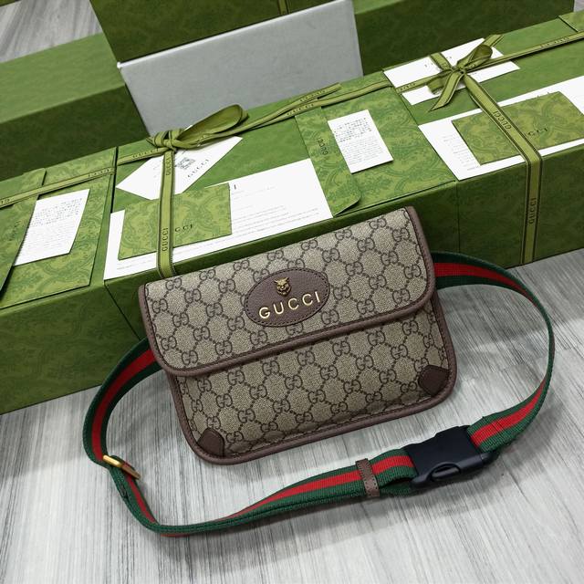 Supreme帆布腰包 正品开发,对版虎头五金 专柜品质,顶级原单货原厂材质 专柜防尘布袋 实物实拍现货出货! 简介:Supreme 系列 爆款虎头斜跨腰包,可 Supreme帆布腰包 正品开发,对版虎头五金 专柜品质,顶级原单货原厂材质 专柜防尘布袋 实物实拍现货出货! 简介:Supreme 系列 爆款虎头斜跨腰包,可