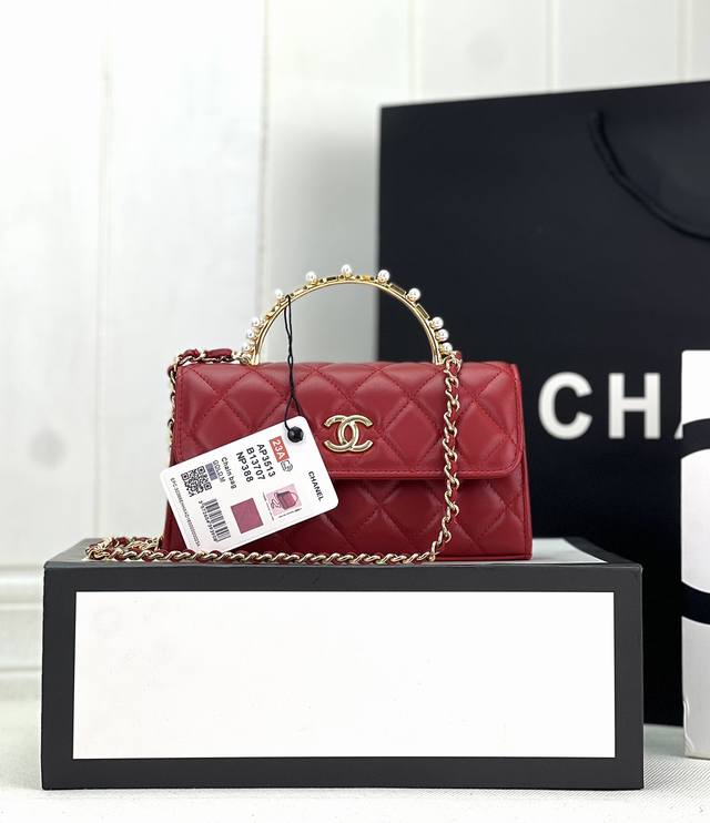 23年本季最火最火的Kelly珐珍珠手腕型号A P3512、3513 22B店里的大爆款，非常经典真的非常难买，代购都要溢价！实物真的超级超级好看，一定要买可以