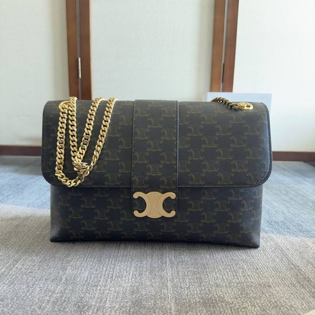 Celin_E |Victoire大号柔软牛皮革手袋 Celine终于出了一款可单肩可斜挎的包包 Celine Su24最新款式-Victoire Victor Celin_E |Victoire大号柔软牛皮革手袋 Celine终于出了一款可单肩可斜挎的包包 Celine Su24最新款式-Victoire Victor