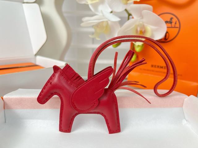 配送如图礼盒包装 新款爱马仕小马挂件 原单精品 配送如图包装 爱马仕Hermes小飞马 Rodeo Pegase包包挂件 钥匙扣 纯手工缝线制作 进口小羊皮材质