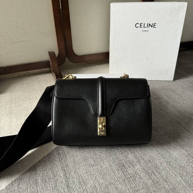 Celine Teen Soft16 下一个真香系列 去除手腕后增添年轻与时尚感、很有Hedi叛逆街头风、即结合前代Celine简约冷淡风又有休闲减龄、法式浪漫 Celine Teen Soft16 下一个真香系列 去除手腕后增添年轻与时尚感、很有Hedi叛逆街头风、即结合前代Celine简约冷淡风又有休闲减龄、法式浪漫