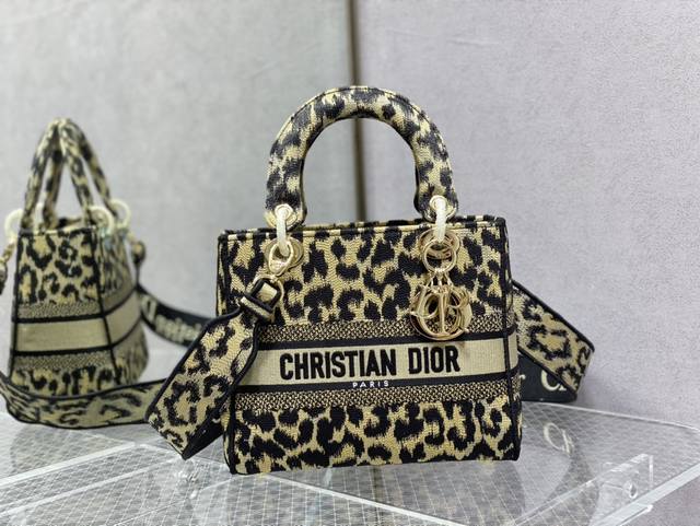 顶级原厂 配全套包装 Lady五格豹纹现货 砖柜最新豹纹刺绣系列，经典的花纹，极具雕塑感的刺绣，精湛的工艺，完美的配色，整体时尚又复古，高级又浪漫 Size:2