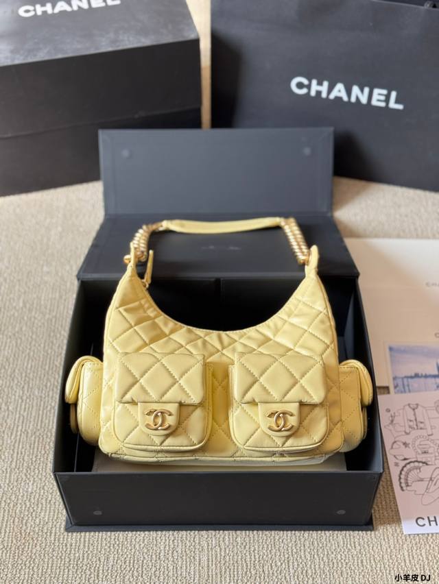 小羊皮 Chanel 25C Jennie同款Hono包 25C 早春度假系列 Jennie加持的款都非常火爆[ 这只嬉皮包真的好绝,功能性口袋设计又潮又复古, 小羊皮 Chanel 25C Jennie同款Hono包 25C 早春度假系列 Jennie加持的款都非常火爆[ 这只嬉皮包真的好绝,功能性口袋设计又潮又复古,