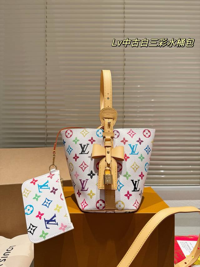 原单牛皮 配礼盒新品 Lv专柜最新款All In Bb手提包 预测即将是下一个大爆款 尺寸17.19 原单牛皮 配礼盒新品 Lv专柜最新款All In Bb手提包 预测即将是下一个大爆款 尺寸17.19